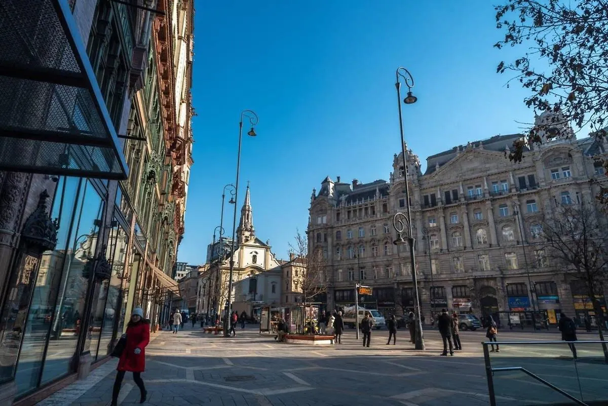 Convenient Apartment In The Heart Of Downtown Budapest